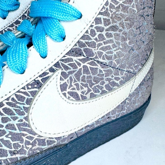NIKE Women’s Blazer High Top Grey and Metallic 2008 - Picture 8 of 13